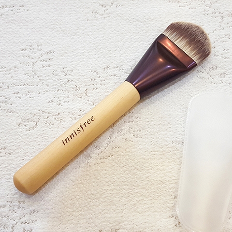 Cọ nền dẹt Innisfree My foundation brush (glow)